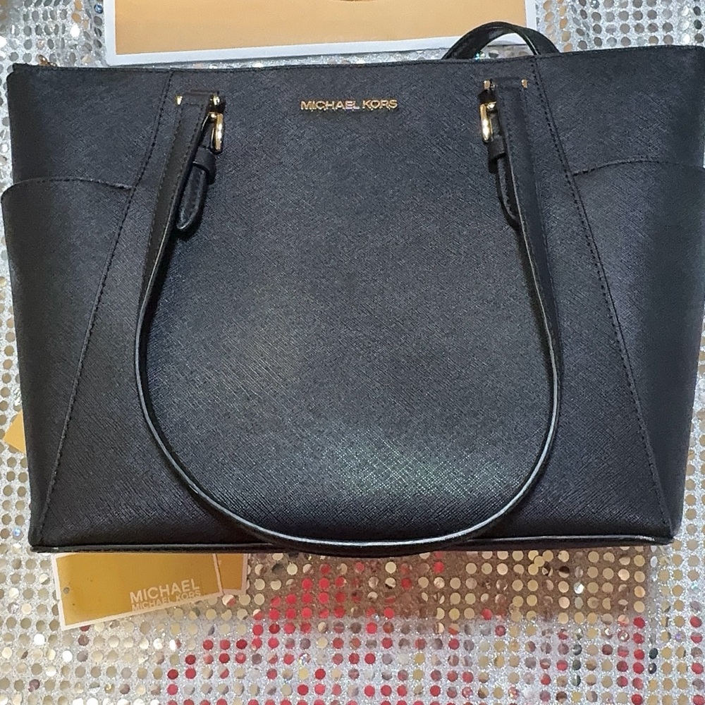 Michael Kors Voyager Large Saffiano Leather Tote Bag